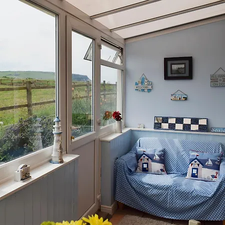 Sea Breeze * Staithes
